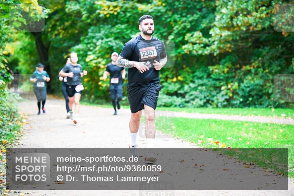12.10.2025 - Bramfelder Halbmarathon 2025 Dr. Thomas Lammeyer http://msf.ph/oto/9360059 12.10.2025 11:10:27 Laufen 2367 meine-sportfotos.de