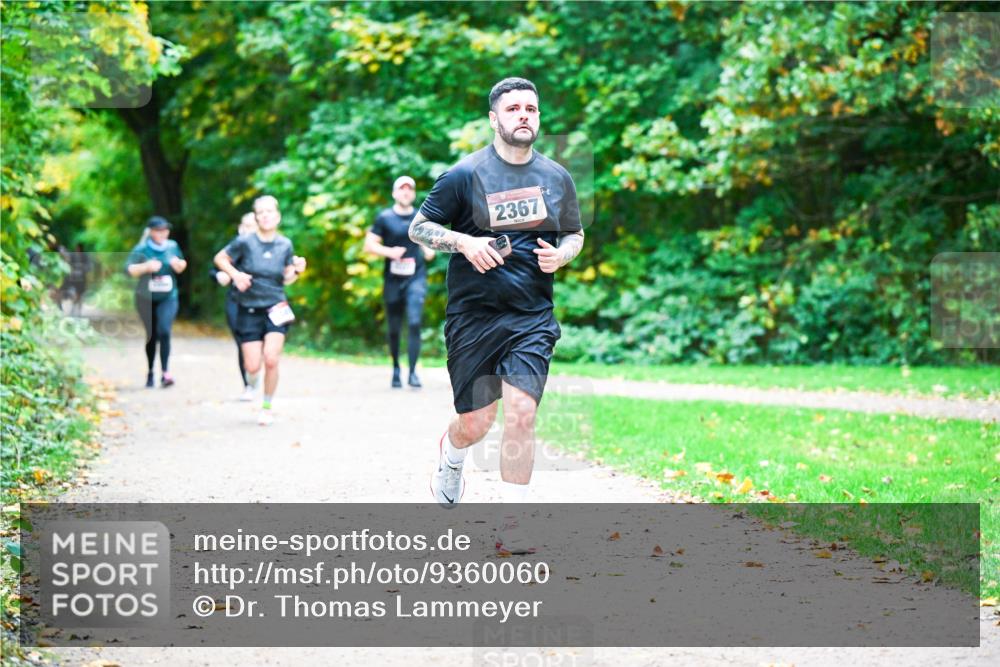 12.10.2025 - Bramfelder Halbmarathon 2025 Dr. Thomas Lammeyer http://msf.ph/oto/9360060 12.10.2025 11:10:27 Laufen 2367 meine-sportfotos.de