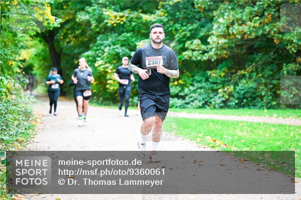 12.10.2025 - Bramfelder Halbmarathon 2025 Dr. Thomas Lammeyer http://msf.ph/oto/9360061 12.10.2025 11:10:27 Laufen 2367 meine-sportfotos.de