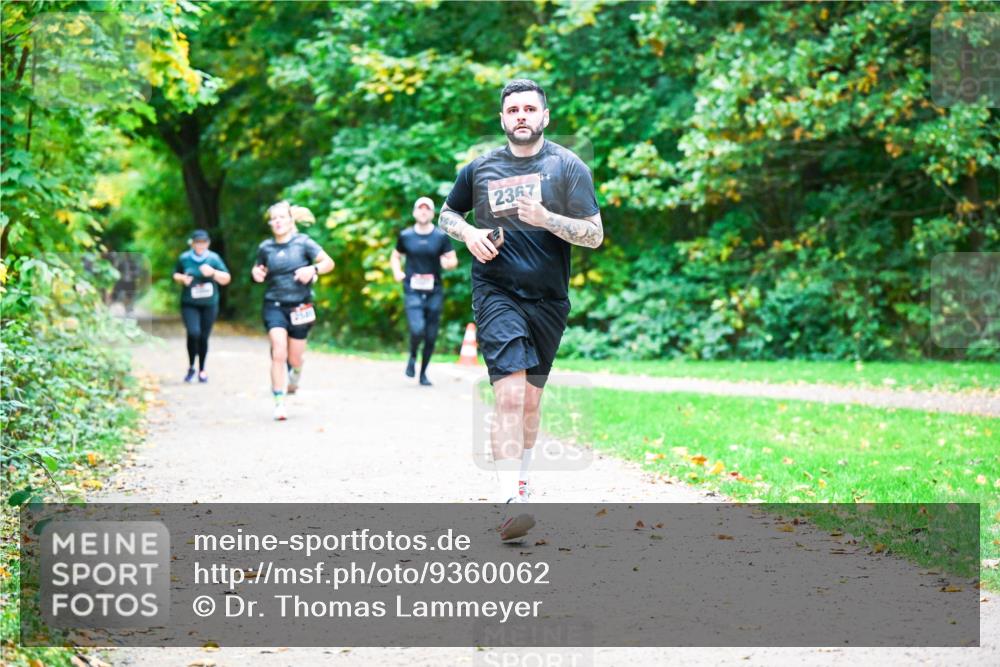 12.10.2025 - Bramfelder Halbmarathon 2025 Dr. Thomas Lammeyer http://msf.ph/oto/9360062 12.10.2025 11:10:27 Laufen 2367 meine-sportfotos.de