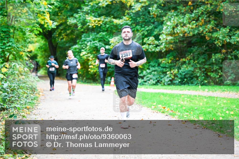 12.10.2025 - Bramfelder Halbmarathon 2025 Dr. Thomas Lammeyer http://msf.ph/oto/9360063 12.10.2025 11:10:27 Laufen 2367 meine-sportfotos.de