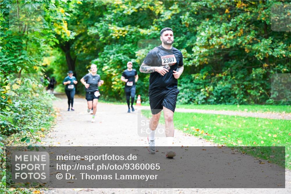 12.10.2025 - Bramfelder Halbmarathon 2025 Dr. Thomas Lammeyer http://msf.ph/oto/9360065 12.10.2025 11:10:27 Laufen 2367 meine-sportfotos.de