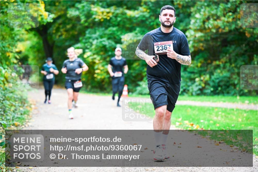 12.10.2025 - Bramfelder Halbmarathon 2025 Dr. Thomas Lammeyer http://msf.ph/oto/9360067 12.10.2025 11:10:28 Laufen 2367 meine-sportfotos.de