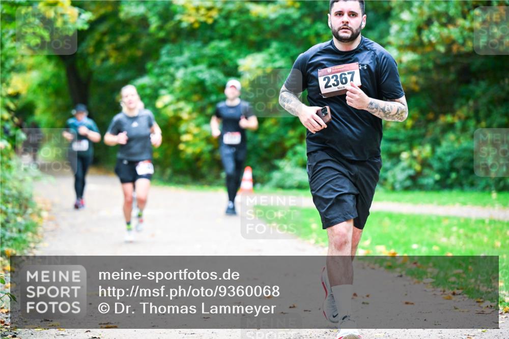 12.10.2025 - Bramfelder Halbmarathon 2025 Dr. Thomas Lammeyer http://msf.ph/oto/9360068 12.10.2025 11:10:28 Laufen 2367 meine-sportfotos.de
