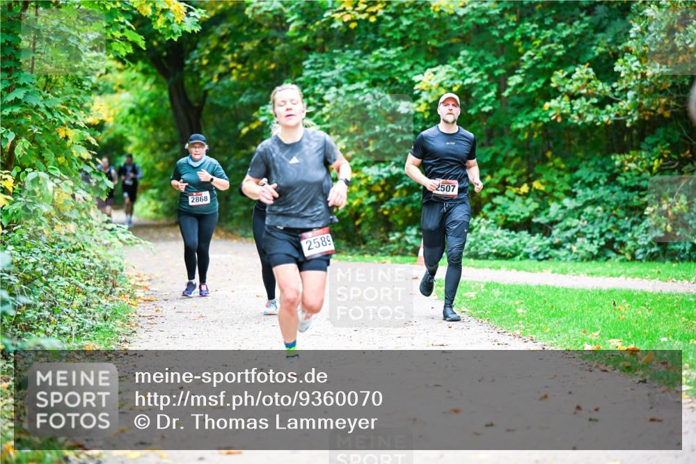 12.10.2025 - Bramfelder Halbmarathon 2025 Dr. Thomas Lammeyer http://msf.ph/oto/9360070 12.10.2025 11:10:29 Laufen 2868, 2589, 2507 meine-sportfotos.de