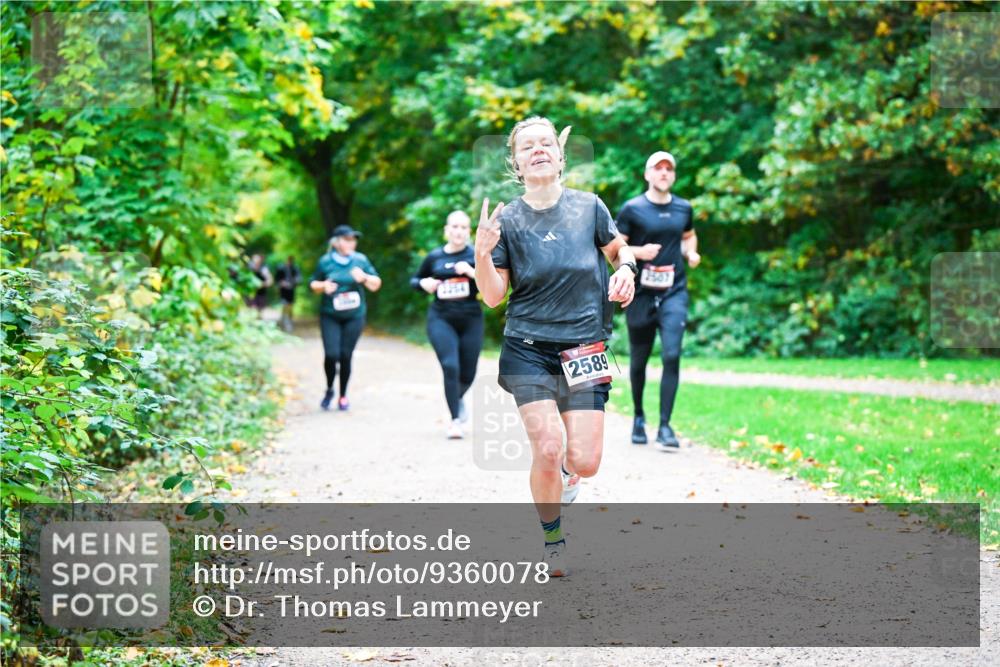 12.10.2025 - Bramfelder Halbmarathon 2025 Dr. Thomas Lammeyer http://msf.ph/oto/9360078 12.10.2025 11:10:30 Laufen 2589, 2587 meine-sportfotos.de