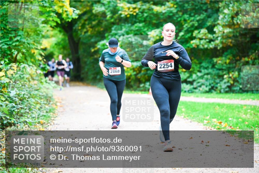 12.10.2025 - Bramfelder Halbmarathon 2025 Dr. Thomas Lammeyer http://msf.ph/oto/9360091 12.10.2025 11:10:33 Laufen 2254, 2868 meine-sportfotos.de