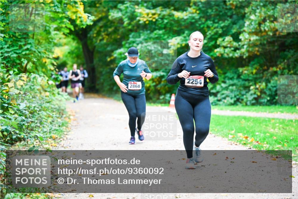 12.10.2025 - Bramfelder Halbmarathon 2025 Dr. Thomas Lammeyer http://msf.ph/oto/9360092 12.10.2025 11:10:34 Laufen 2868, 2254 meine-sportfotos.de