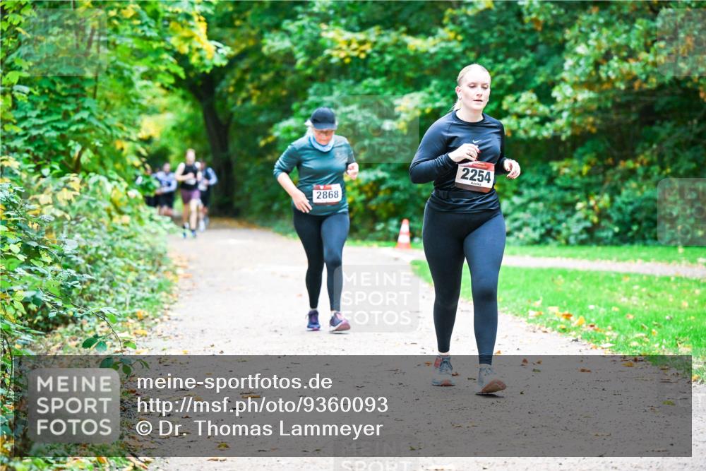 12.10.2025 - Bramfelder Halbmarathon 2025 Dr. Thomas Lammeyer http://msf.ph/oto/9360093 12.10.2025 11:10:34 Laufen 2868, 2254 meine-sportfotos.de