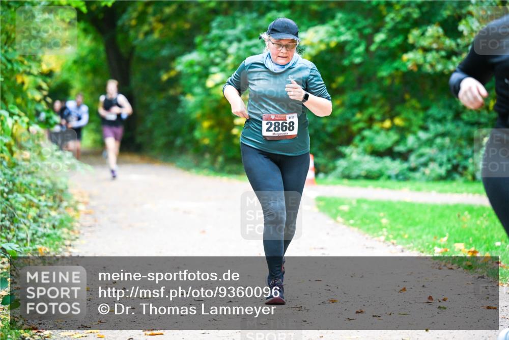 12.10.2025 - Bramfelder Halbmarathon 2025 Dr. Thomas Lammeyer http://msf.ph/oto/9360096 12.10.2025 11:10:35 Laufen 3, 32, 2868 meine-sportfotos.de