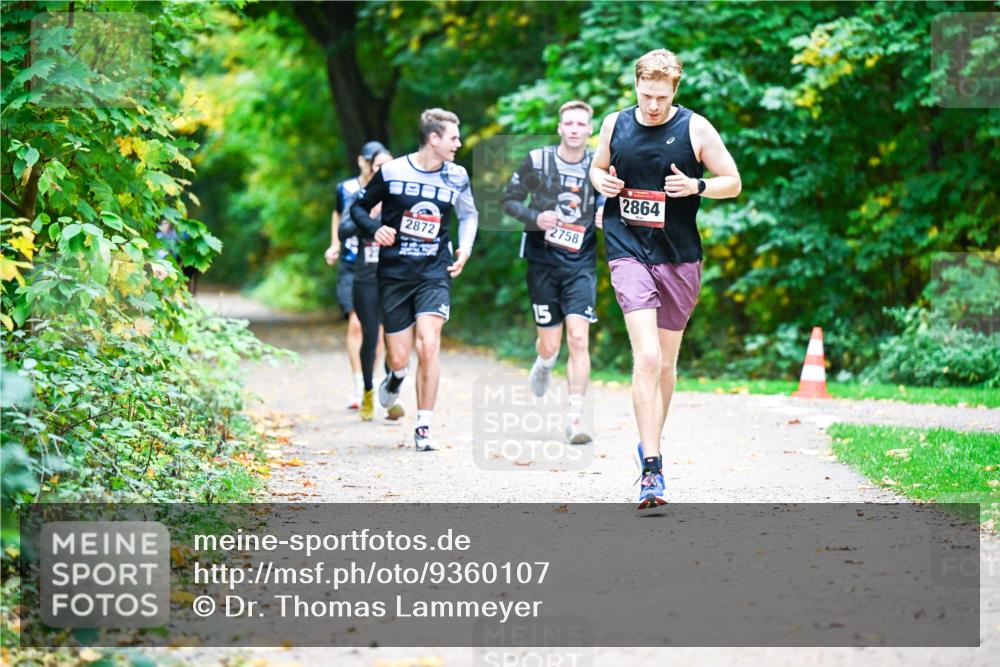 12.10.2025 - Bramfelder Halbmarathon 2025 Dr. Thomas Lammeyer http://msf.ph/oto/9360107 12.10.2025 11:10:41 Laufen 2872, 2758, 2864, 15 meine-sportfotos.de