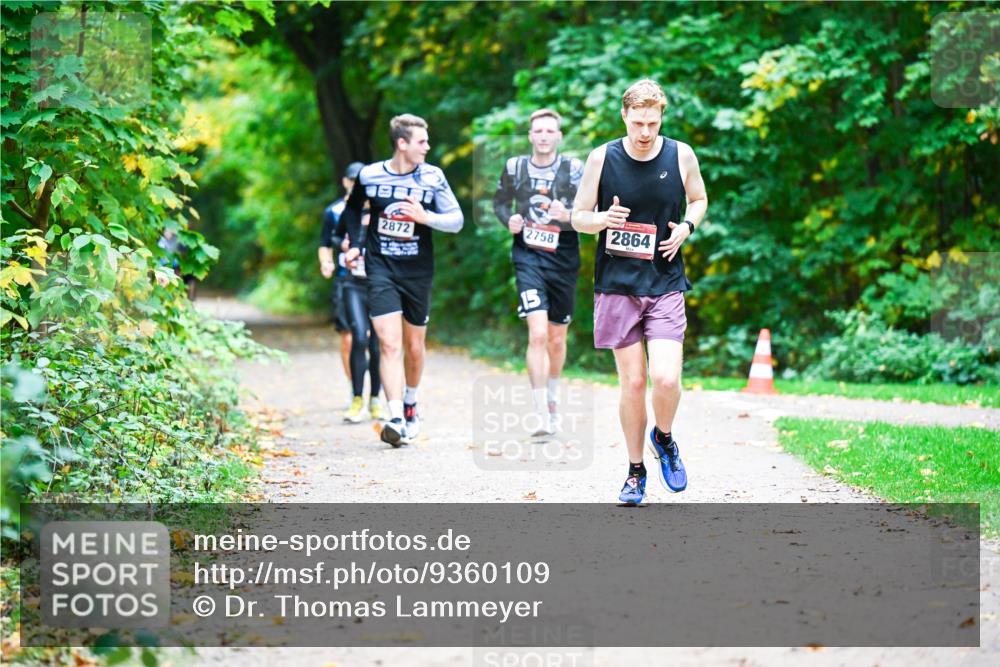 12.10.2025 - Bramfelder Halbmarathon 2025 Dr. Thomas Lammeyer http://msf.ph/oto/9360109 12.10.2025 11:10:41 Laufen 2872, 2758, 15, 2864 meine-sportfotos.de
