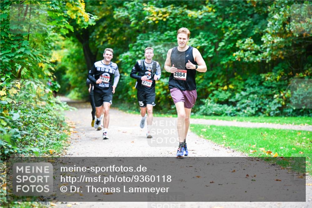 12.10.2025 - Bramfelder Halbmarathon 2025 Dr. Thomas Lammeyer http://msf.ph/oto/9360118 12.10.2025 11:10:42 Laufen 88888, 2864 meine-sportfotos.de