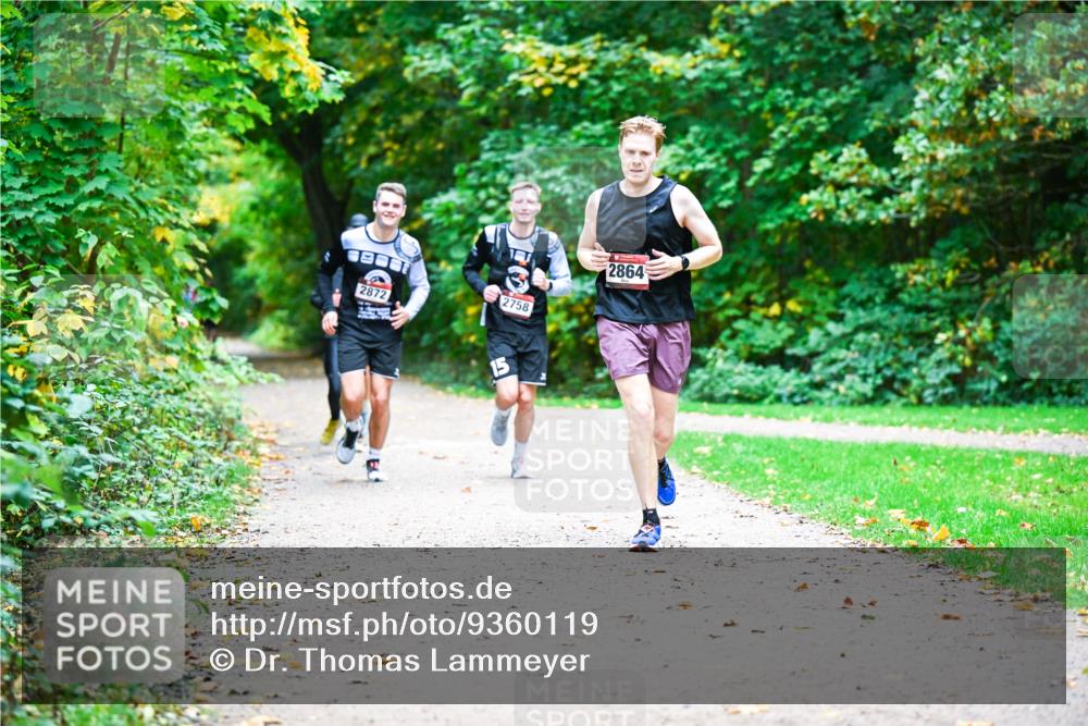 12.10.2025 - Bramfelder Halbmarathon 2025 Dr. Thomas Lammeyer http://msf.ph/oto/9360119 12.10.2025 11:10:42 Laufen 2872, 2864 meine-sportfotos.de