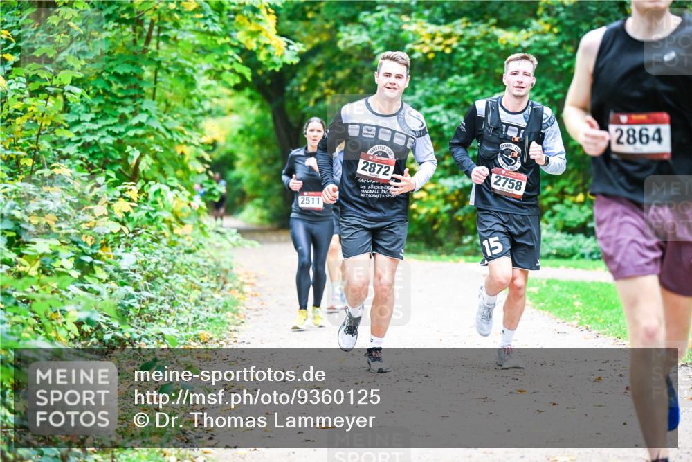 12.10.2025 - Bramfelder Halbmarathon 2025 Dr. Thomas Lammeyer http://msf.ph/oto/9360125 12.10.2025 11:10:45 Laufen 2511, 2872, 2758, 15, 2864 meine-sportfotos.de