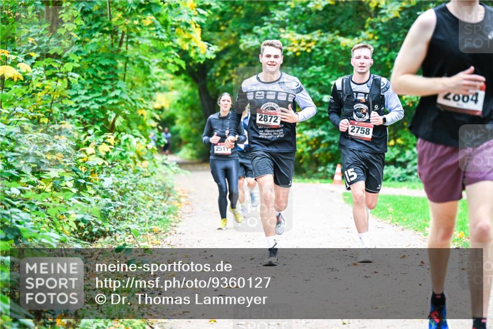 12.10.2025 - Bramfelder Halbmarathon 2025 Dr. Thomas Lammeyer http://msf.ph/oto/9360127 12.10.2025 11:10:45 Laufen 251, 2872, 2758, 15, 600, 2004 meine-sportfotos.de