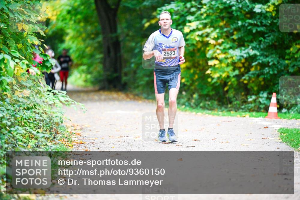 12.10.2025 - Bramfelder Halbmarathon 2025 Dr. Thomas Lammeyer http://msf.ph/oto/9360150 12.10.2025 11:10:57 Laufen 2523 meine-sportfotos.de