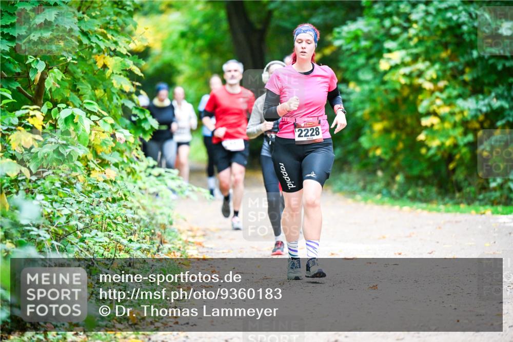 12.10.2025 - Bramfelder Halbmarathon 2025 Dr. Thomas Lammeyer http://msf.ph/oto/9360183 12.10.2025 11:11:08 Laufen 2228 meine-sportfotos.de