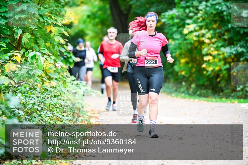 12.10.2025 - Bramfelder Halbmarathon 2025 Dr. Thomas Lammeyer http://msf.ph/oto/9360184 12.10.2025 11:11:08 Laufen 2228 meine-sportfotos.de