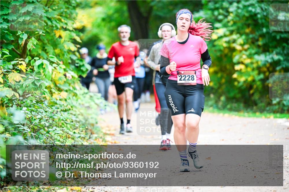 12.10.2025 - Bramfelder Halbmarathon 2025 Dr. Thomas Lammeyer http://msf.ph/oto/9360192 12.10.2025 11:11:10 Laufen 2228 meine-sportfotos.de