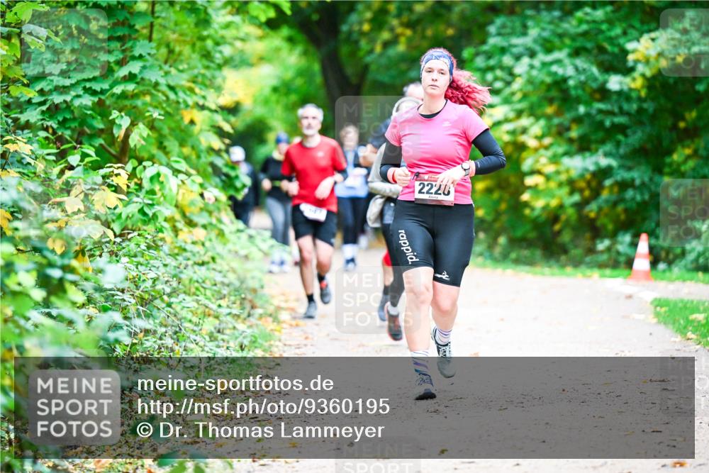 12.10.2025 - Bramfelder Halbmarathon 2025 Dr. Thomas Lammeyer http://msf.ph/oto/9360195 12.10.2025 11:11:10 Laufen 2220 meine-sportfotos.de