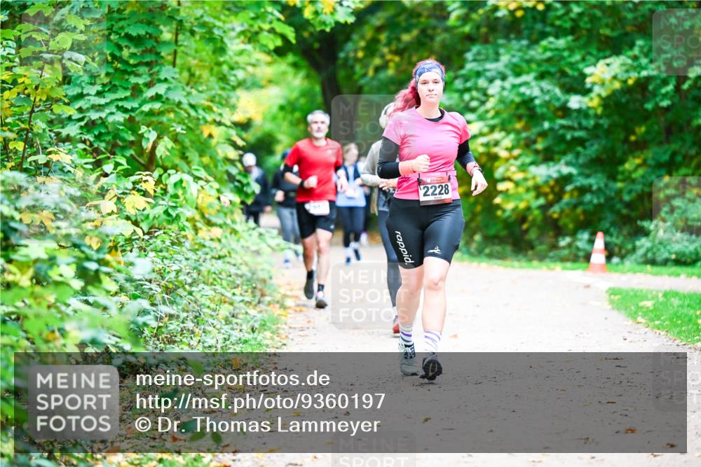 12.10.2025 - Bramfelder Halbmarathon 2025 Dr. Thomas Lammeyer http://msf.ph/oto/9360197 12.10.2025 11:11:10 Laufen 2228 meine-sportfotos.de