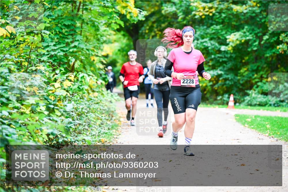 12.10.2025 - Bramfelder Halbmarathon 2025 Dr. Thomas Lammeyer http://msf.ph/oto/9360203 12.10.2025 11:11:11 Laufen 2228 meine-sportfotos.de