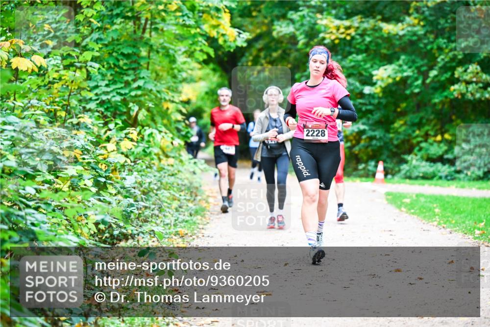12.10.2025 - Bramfelder Halbmarathon 2025 Dr. Thomas Lammeyer http://msf.ph/oto/9360205 12.10.2025 11:11:12 Laufen 2228 meine-sportfotos.de