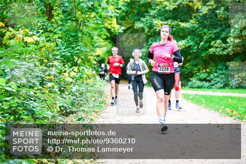 12.10.2025 - Bramfelder Halbmarathon 2025 Dr. Thomas Lammeyer http://msf.ph/oto/9360210 12.10.2025 11:11:12 Laufen 2228, 26 meine-sportfotos.de