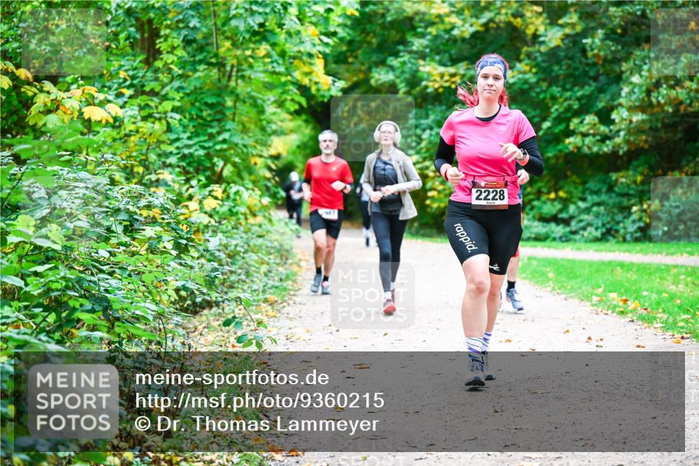 12.10.2025 - Bramfelder Halbmarathon 2025 Dr. Thomas Lammeyer http://msf.ph/oto/9360215 12.10.2025 11:11:13 Laufen 2228 meine-sportfotos.de