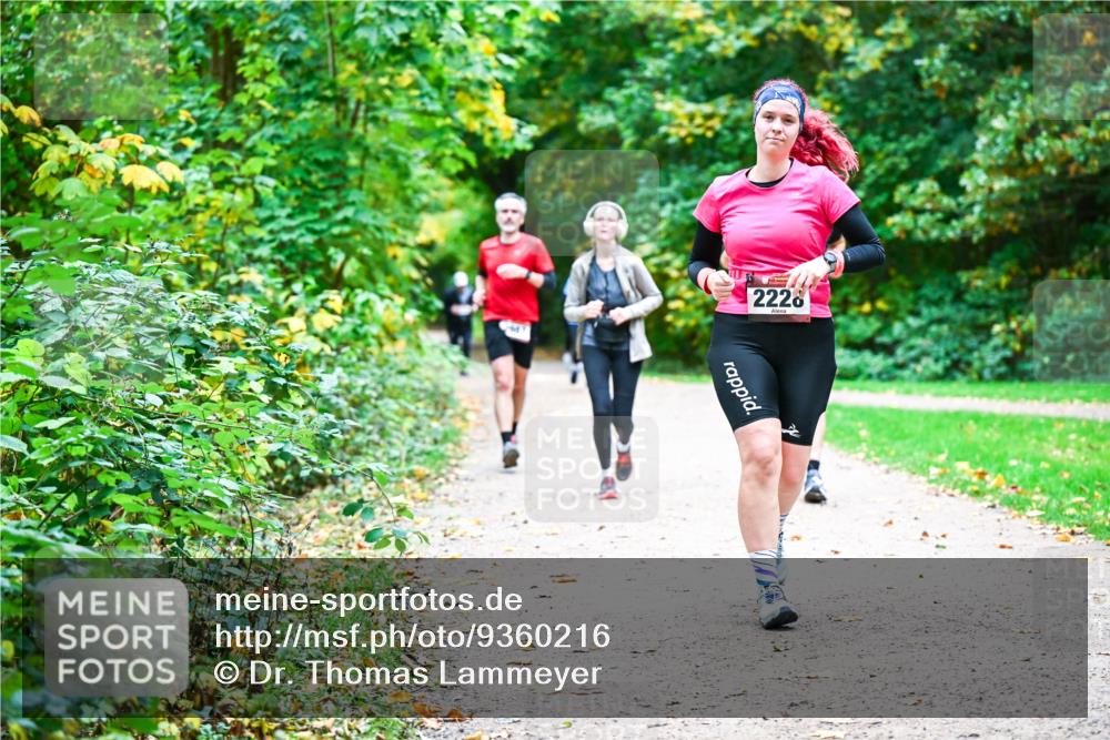 12.10.2025 - Bramfelder Halbmarathon 2025 Dr. Thomas Lammeyer http://msf.ph/oto/9360216 12.10.2025 11:11:13 Laufen 2228 meine-sportfotos.de