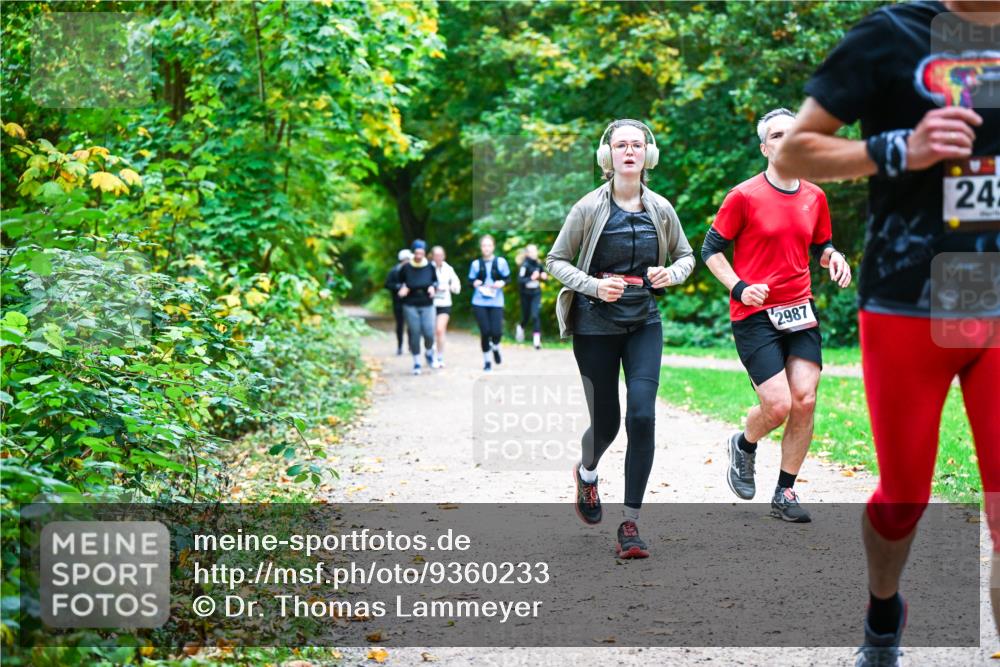 12.10.2025 - Bramfelder Halbmarathon 2025 Dr. Thomas Lammeyer http://msf.ph/oto/9360233 12.10.2025 11:11:16 Laufen 2987, 242, 24 meine-sportfotos.de