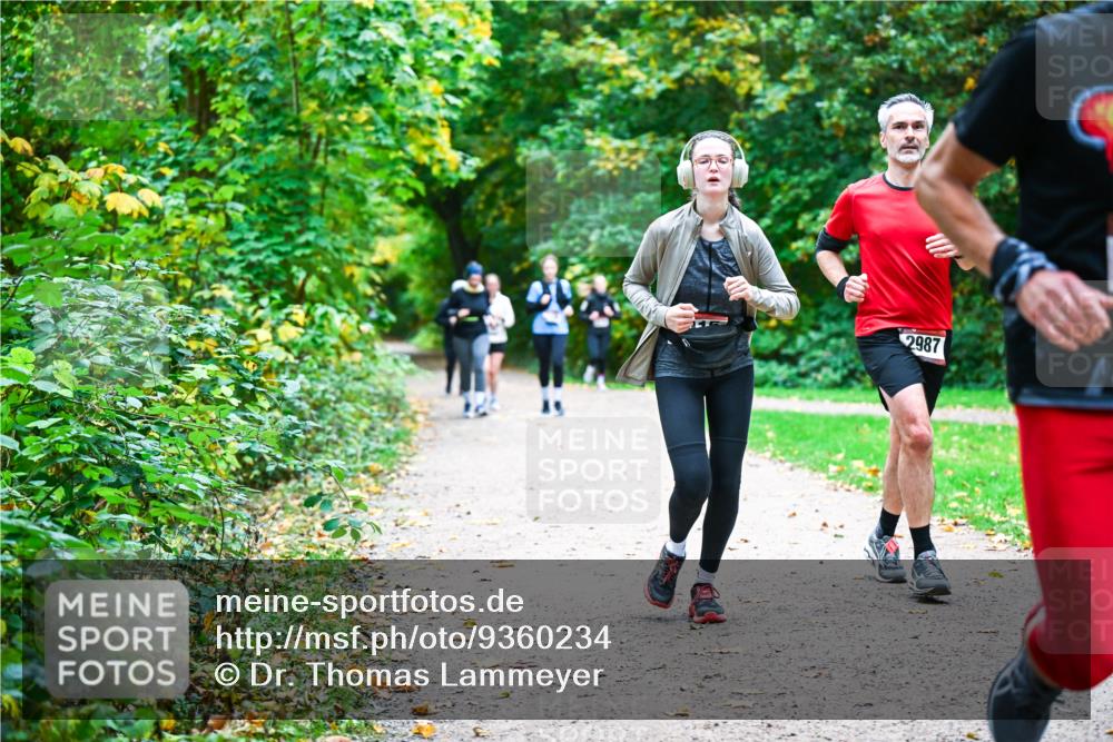 12.10.2025 - Bramfelder Halbmarathon 2025 Dr. Thomas Lammeyer http://msf.ph/oto/9360234 12.10.2025 11:11:16 Laufen 2987 meine-sportfotos.de