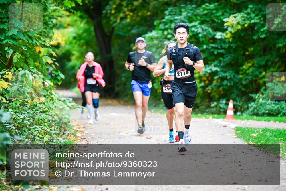 12.10.2025 - Bramfelder Halbmarathon 2025 Dr. Thomas Lammeyer http://msf.ph/oto/9360323 12.10.2025 11:11:40 Laufen 2714, 256 meine-sportfotos.de