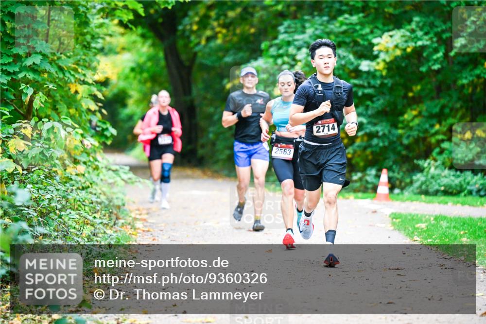 12.10.2025 - Bramfelder Halbmarathon 2025 Dr. Thomas Lammeyer http://msf.ph/oto/9360326 12.10.2025 11:11:40 Laufen 2563, 2714 meine-sportfotos.de