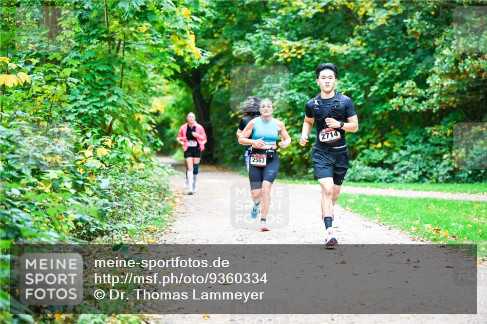 12.10.2025 - Bramfelder Halbmarathon 2025 Dr. Thomas Lammeyer http://msf.ph/oto/9360334 12.10.2025 11:11:41 Laufen 2563, 2714 meine-sportfotos.de