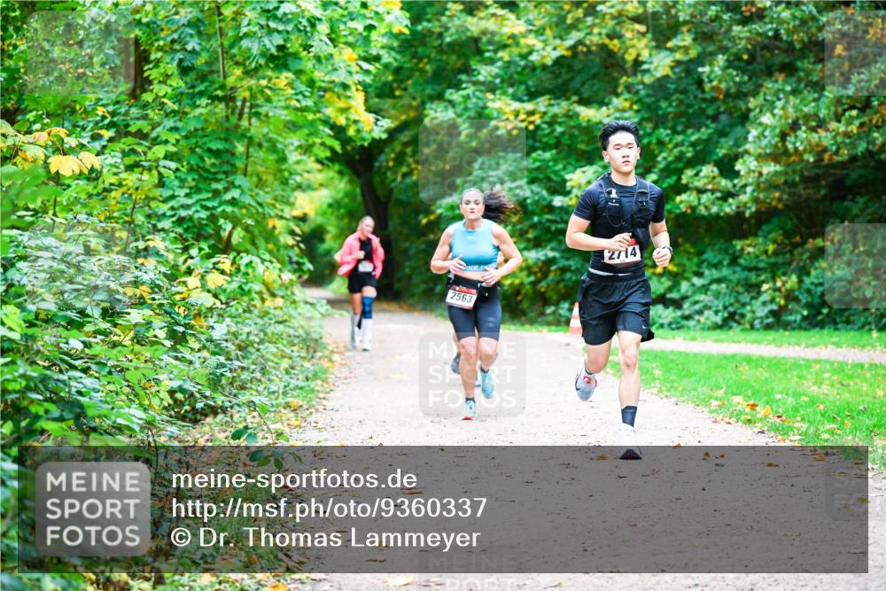 12.10.2025 - Bramfelder Halbmarathon 2025 Dr. Thomas Lammeyer http://msf.ph/oto/9360337 12.10.2025 11:11:42 Laufen 2714, 2563 meine-sportfotos.de
