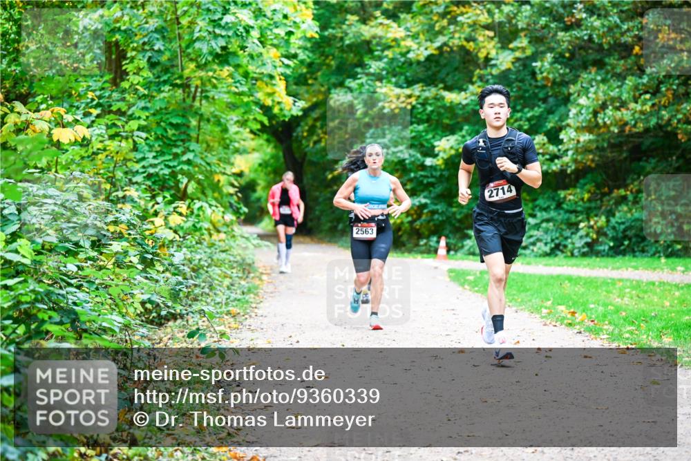 12.10.2025 - Bramfelder Halbmarathon 2025 Dr. Thomas Lammeyer http://msf.ph/oto/9360339 12.10.2025 11:11:42 Laufen 2714, 2563 meine-sportfotos.de