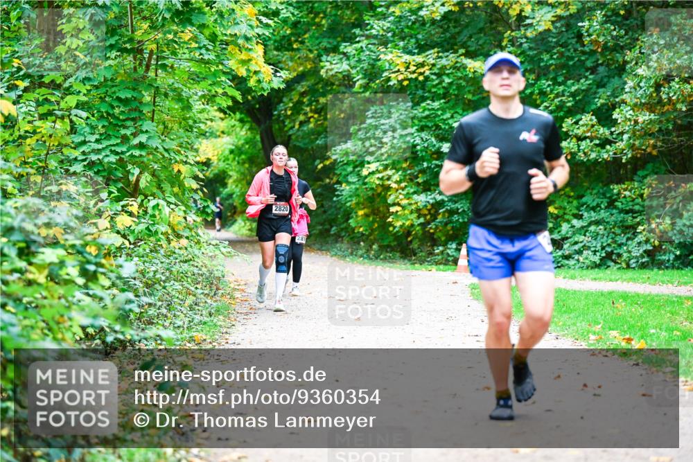 12.10.2025 - Bramfelder Halbmarathon 2025 Dr. Thomas Lammeyer http://msf.ph/oto/9360354 12.10.2025 11:11:45 Laufen 2820, 281 meine-sportfotos.de