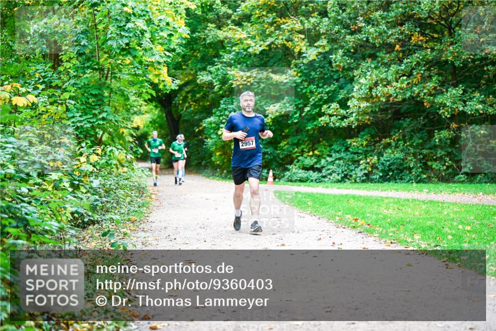 12.10.2025 - Bramfelder Halbmarathon 2025 Dr. Thomas Lammeyer http://msf.ph/oto/9360403 12.10.2025 11:12:13 Laufen 2957 meine-sportfotos.de