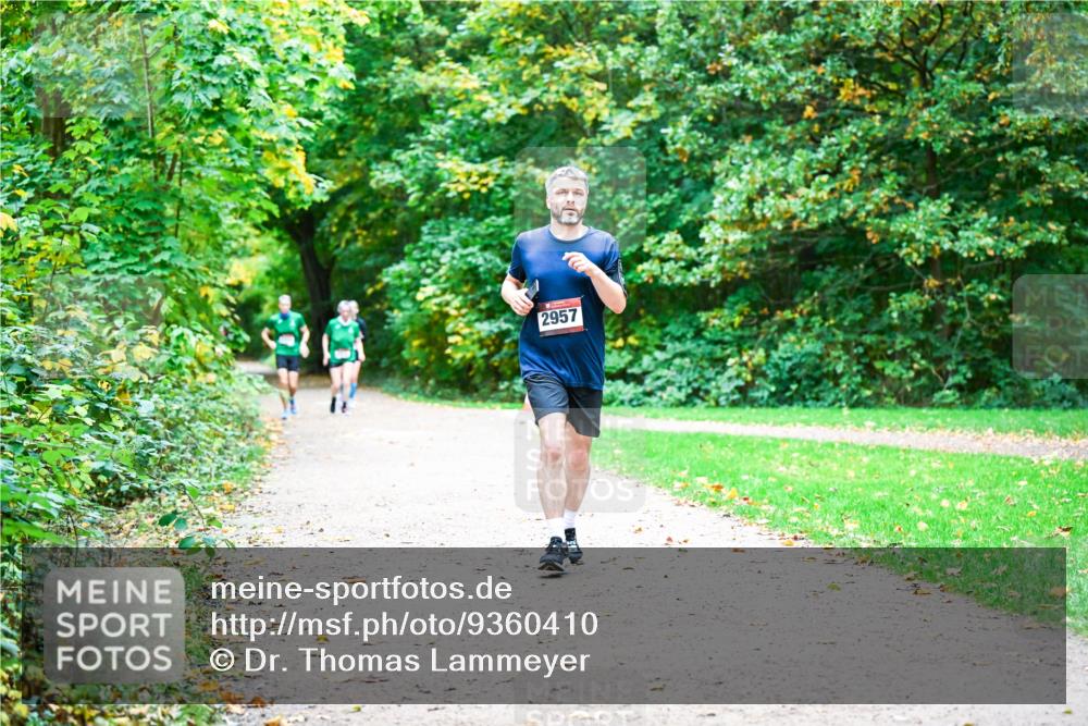 12.10.2025 - Bramfelder Halbmarathon 2025 Dr. Thomas Lammeyer http://msf.ph/oto/9360410 12.10.2025 11:12:14 Laufen 2957 meine-sportfotos.de