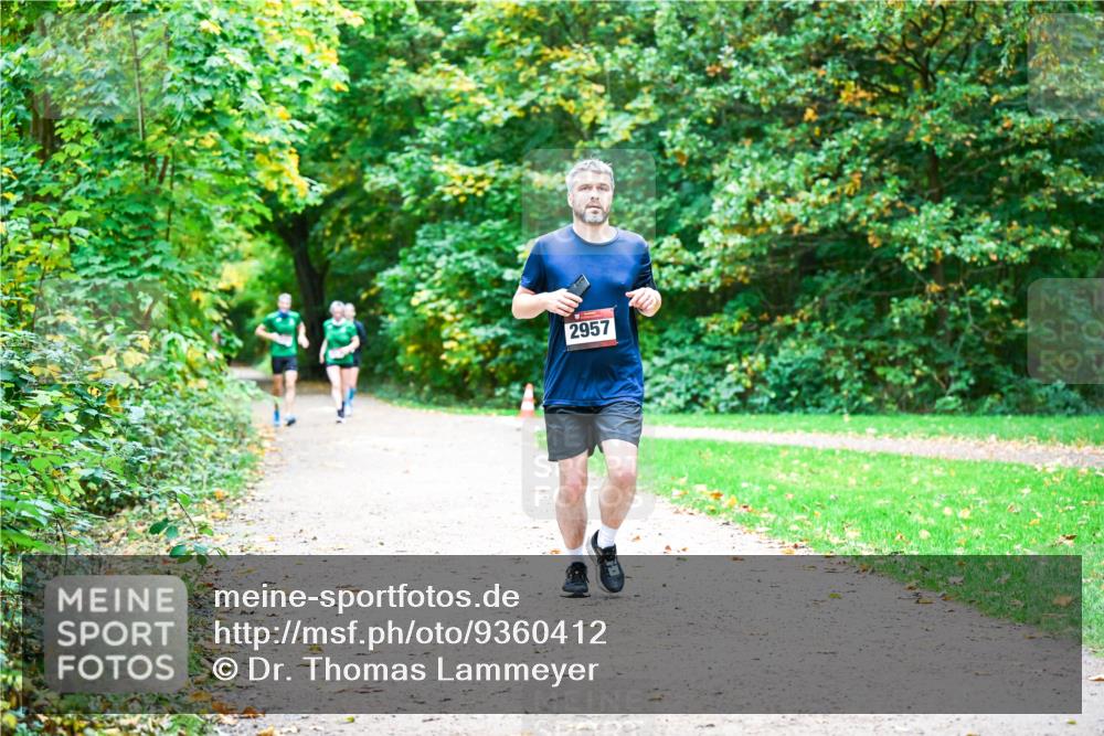 12.10.2025 - Bramfelder Halbmarathon 2025 Dr. Thomas Lammeyer http://msf.ph/oto/9360412 12.10.2025 11:12:14 Laufen 2957 meine-sportfotos.de