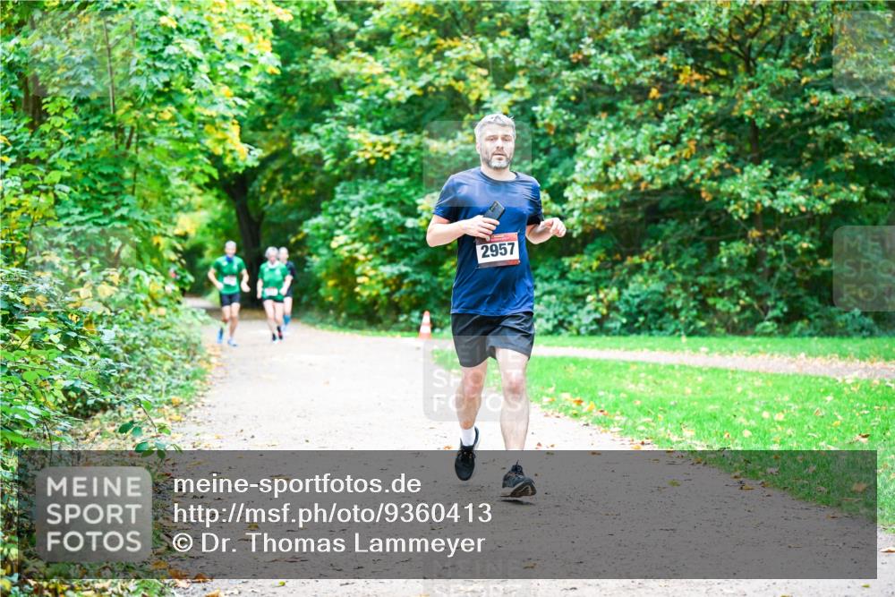 12.10.2025 - Bramfelder Halbmarathon 2025 Dr. Thomas Lammeyer http://msf.ph/oto/9360413 12.10.2025 11:12:14 Laufen 2957 meine-sportfotos.de
