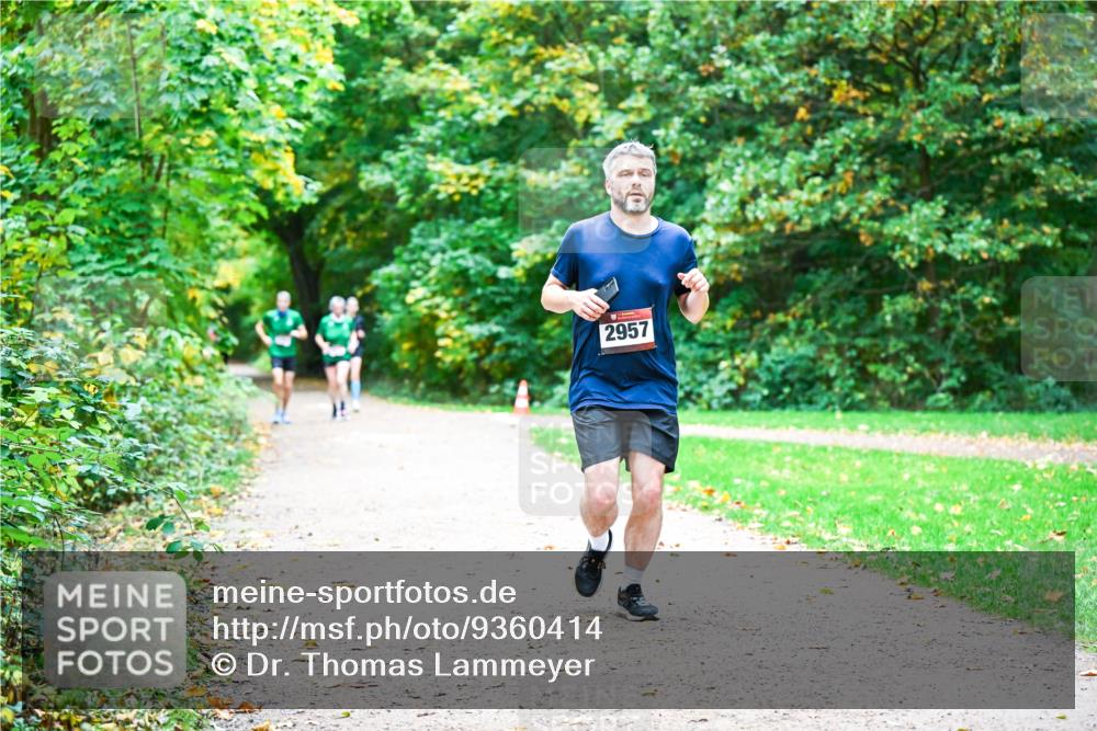 12.10.2025 - Bramfelder Halbmarathon 2025 Dr. Thomas Lammeyer http://msf.ph/oto/9360414 12.10.2025 11:12:14 Laufen 2957 meine-sportfotos.de