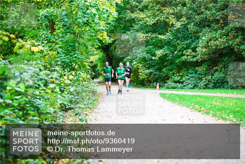 12.10.2025 - Bramfelder Halbmarathon 2025 Dr. Thomas Lammeyer http://msf.ph/oto/9360419 12.10.2025 11:12:16 Laufen 2355, 2318 meine-sportfotos.de