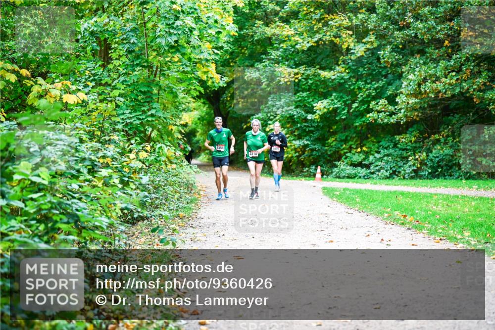 12.10.2025 - Bramfelder Halbmarathon 2025 Dr. Thomas Lammeyer http://msf.ph/oto/9360426 12.10.2025 11:12:19 Laufen 2355, 2318 meine-sportfotos.de