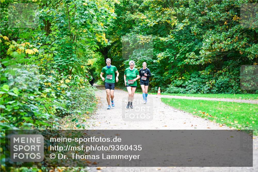 12.10.2025 - Bramfelder Halbmarathon 2025 Dr. Thomas Lammeyer http://msf.ph/oto/9360435 12.10.2025 11:12:20 Laufen 2355, 2318, 2809 meine-sportfotos.de