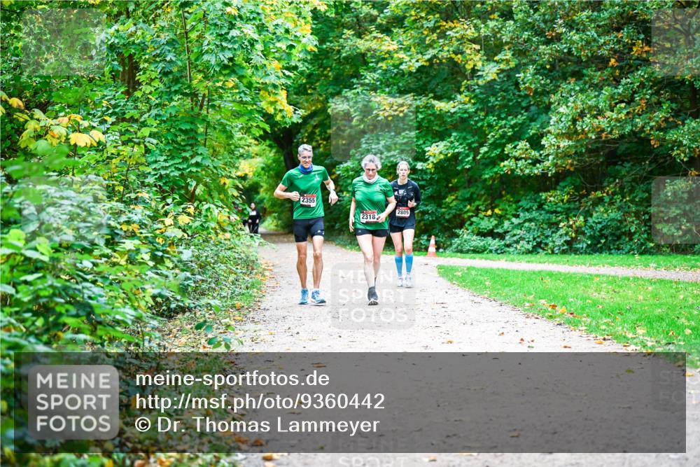 12.10.2025 - Bramfelder Halbmarathon 2025 Dr. Thomas Lammeyer http://msf.ph/oto/9360442 12.10.2025 11:12:21 Laufen 2355, 2318, 2809 meine-sportfotos.de