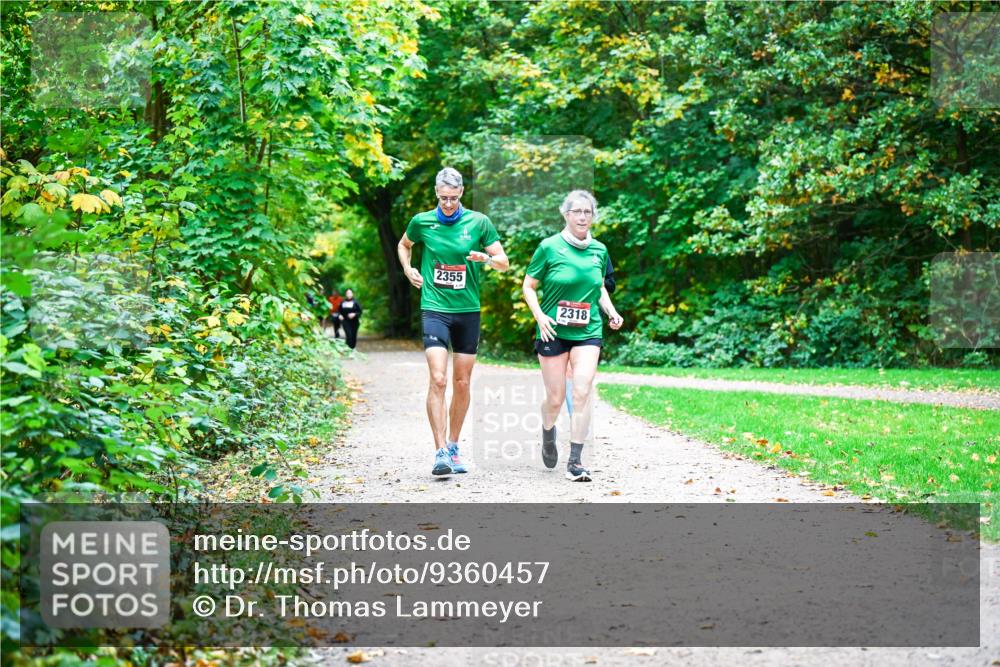 12.10.2025 - Bramfelder Halbmarathon 2025 Dr. Thomas Lammeyer http://msf.ph/oto/9360457 12.10.2025 11:12:23 Laufen 2355, 2318 meine-sportfotos.de