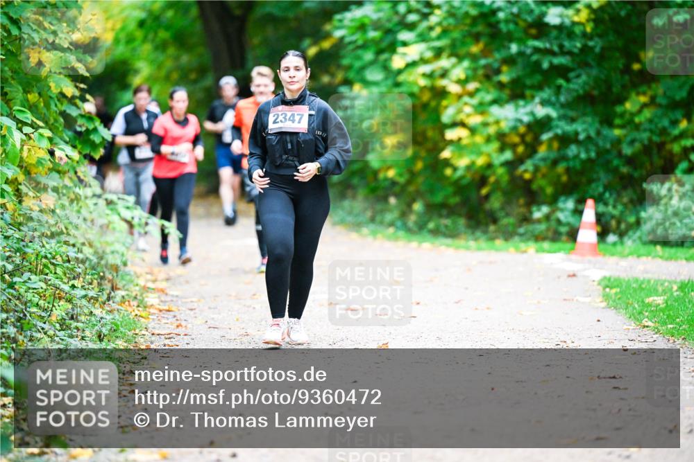 12.10.2025 - Bramfelder Halbmarathon 2025 Dr. Thomas Lammeyer http://msf.ph/oto/9360472 12.10.2025 11:12:34 Laufen 2347 meine-sportfotos.de